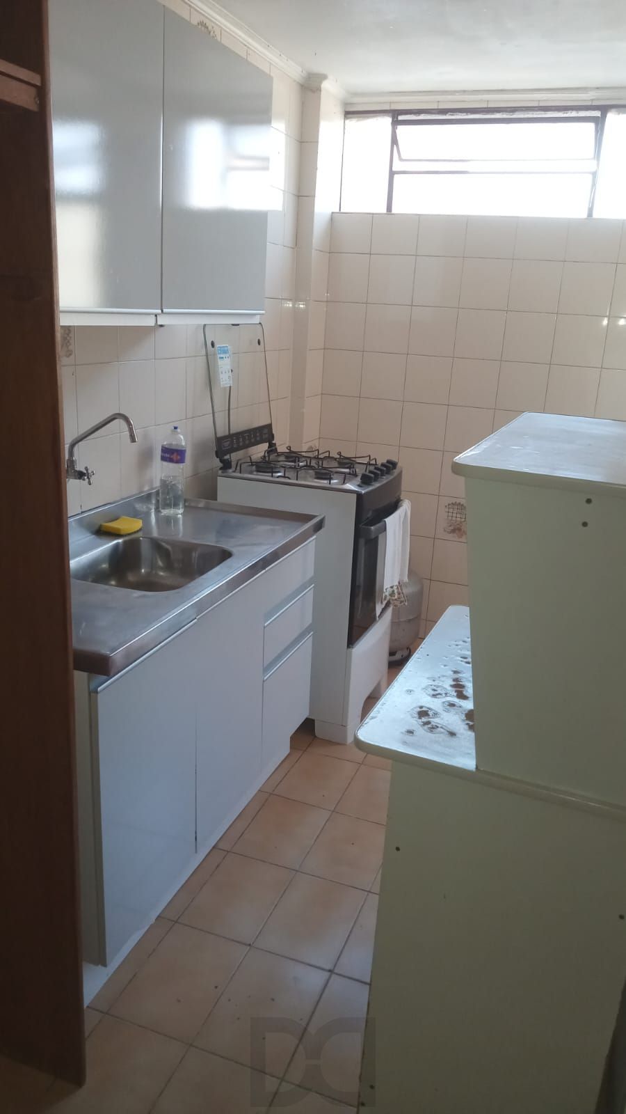 Apartamento no Bairro Cristal com 2 dormitórios. — foto 8