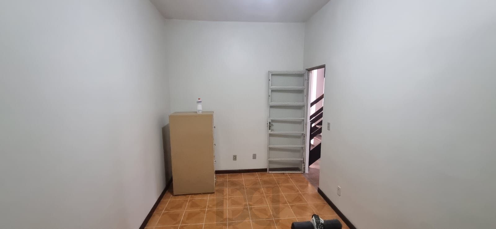 Ótima Residência com 3 dormitórios sendo 1suíte, no Bairro Ipanema. — foto 35