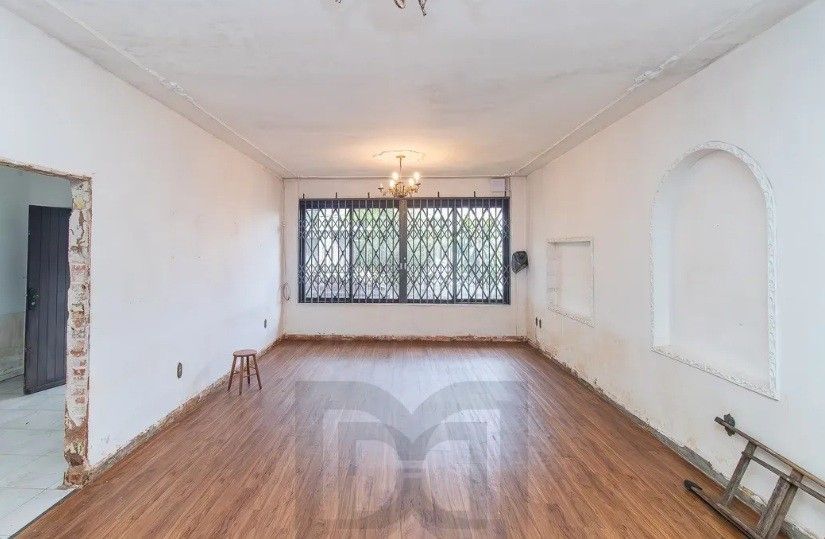 Terreno amplo com 420 m² (14x30), localizado em uma das regiões mais valorizadas do bairro Menino Deus. — foto 9