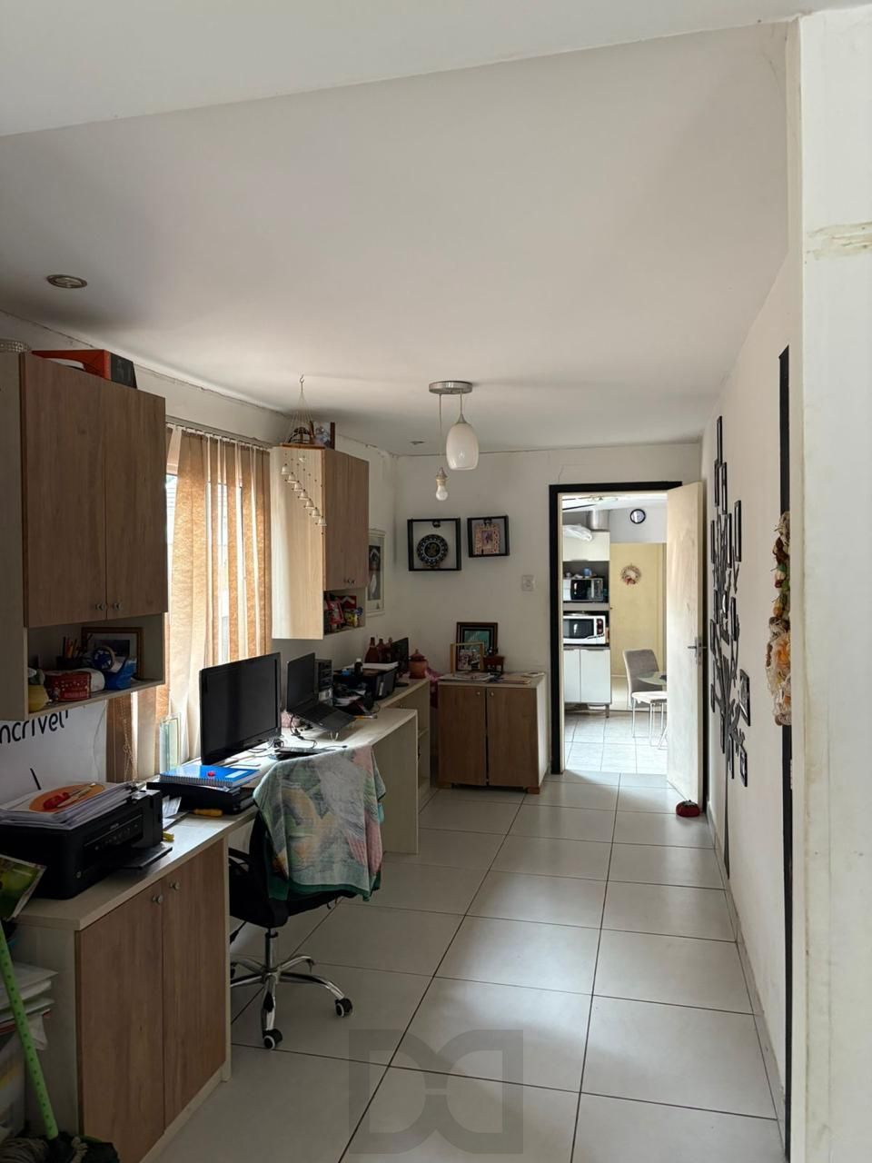 CASA COM 3 DORMITORIOS 3 BANHEIROS E 6 VAGAS DE GARAGEM, PATIO GRANDE — foto 1