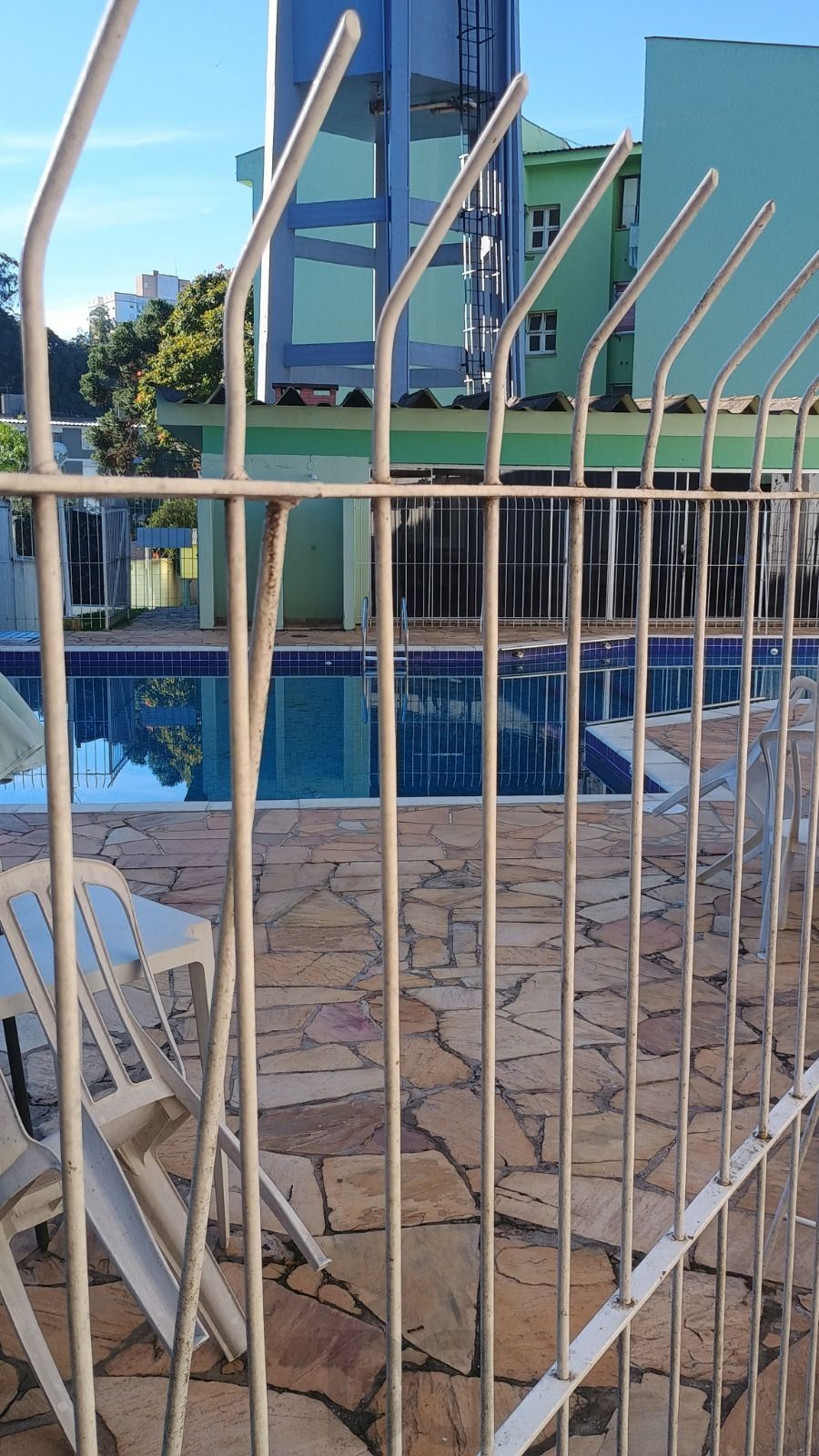 Apartamento com 2 quartos, infra com piscina playground, salão de festas, portaria 24hs. — foto 24