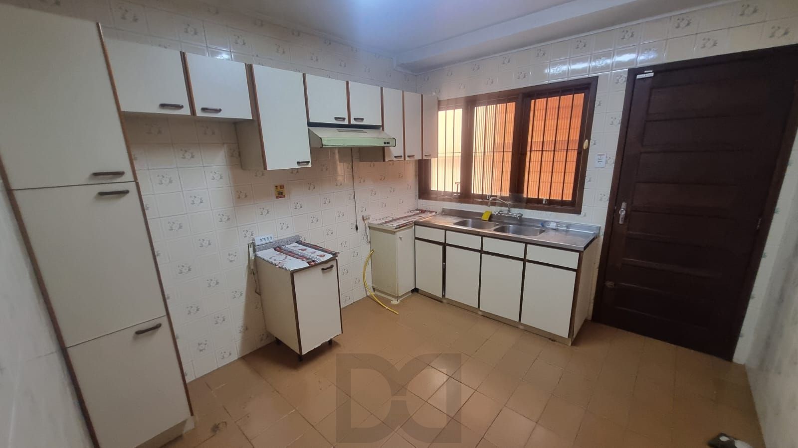 Ótima Residência com 5 dormitórios e 2 suítes. Bairro Santa Tereza. — foto 31