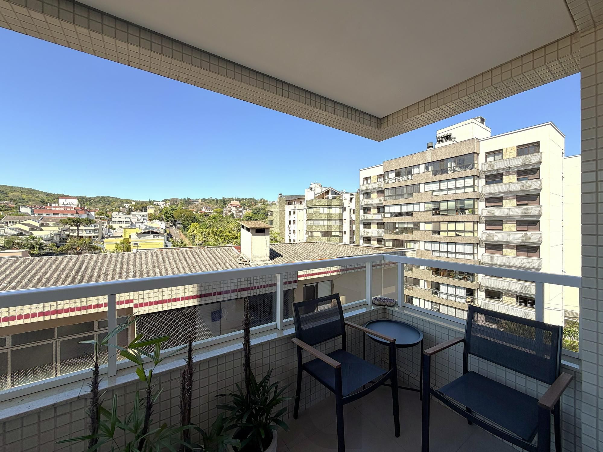 Excelente apartamento em andar alto com 2 suítes e 2 vagas de garagem. — foto 4