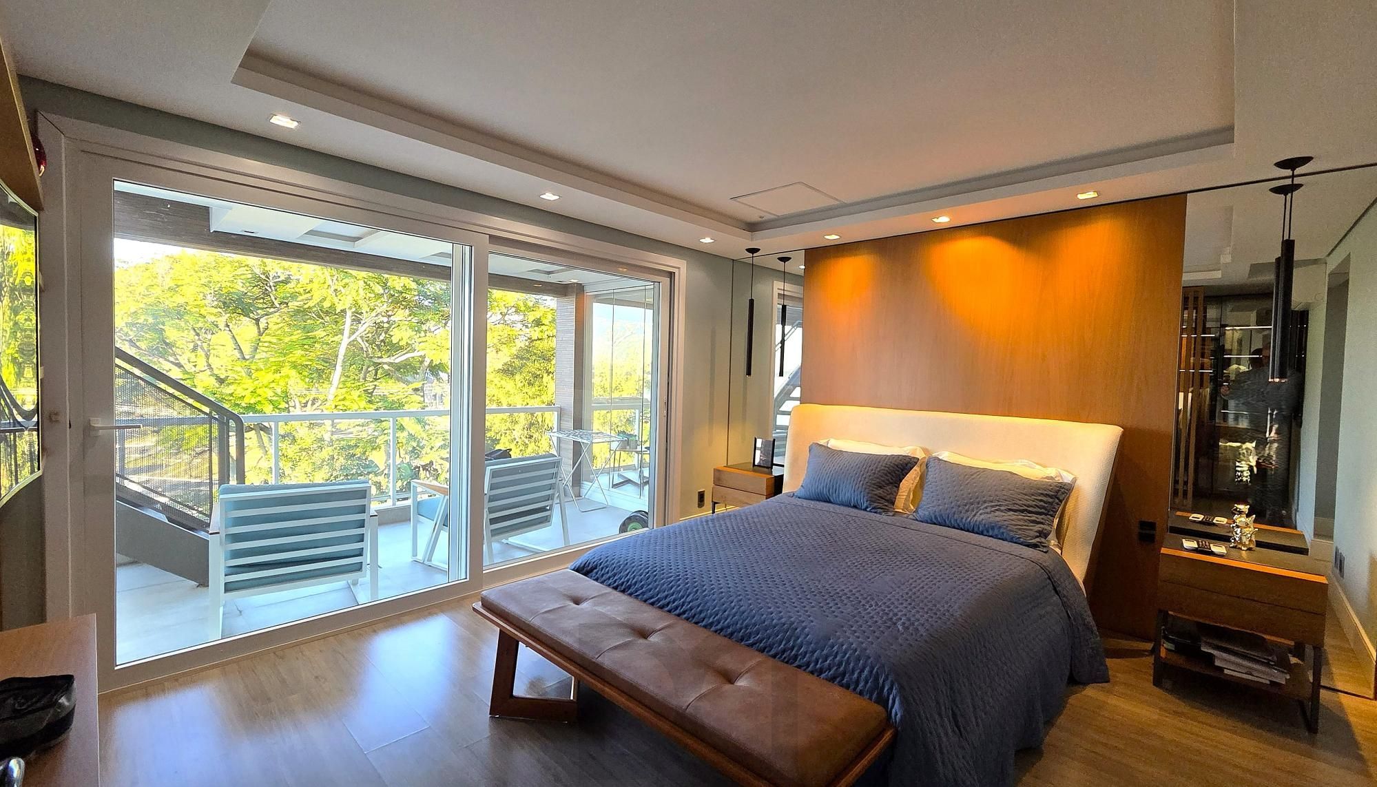 Cobertura de Alto Padrão com 357m2, 3 suítes e 3 vagas de garagem. Vista Permanente para o Guaíba | Porteira Fechada | Bairro Cristal. — foto 13