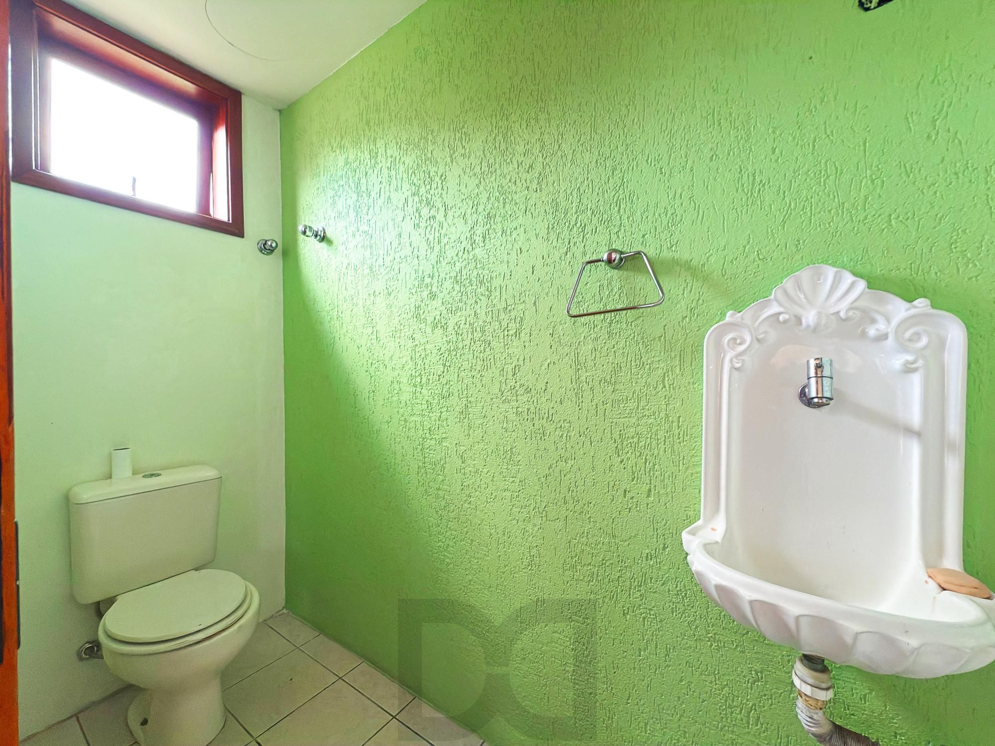 Casa em Condomínio  | 3 Dormitórios, Suíte, Lareira e Churrasqueira — foto 39