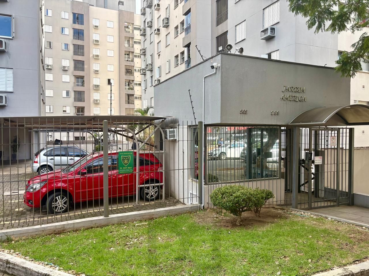 Apartamento 2 dormitórios com sacada e churrasqueira e vaga de garagem coberta — foto 4