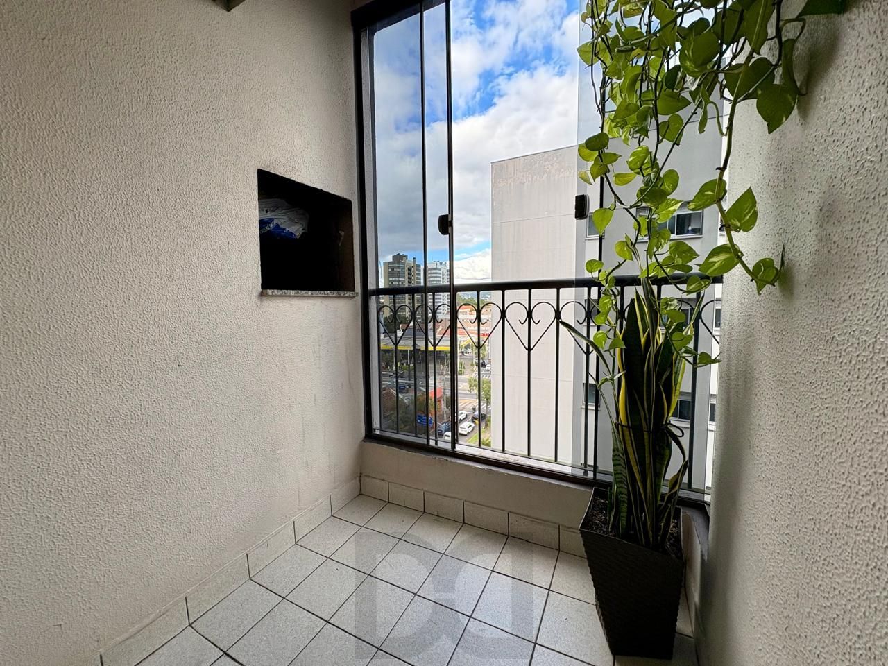 Apartamento 2 dormitórios com sacada e churrasqueira e vaga de garagem coberta — foto 9