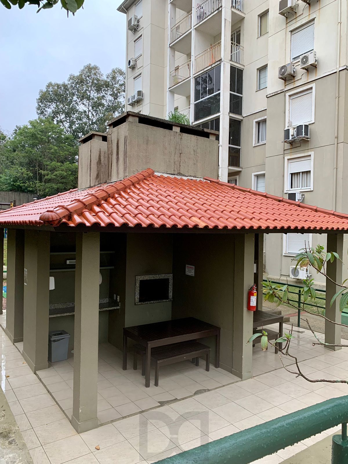 Apartamento semi mobiliado 2 dormitórios com sacada e vaga de garagem em condomínio com infra completa — foto 12