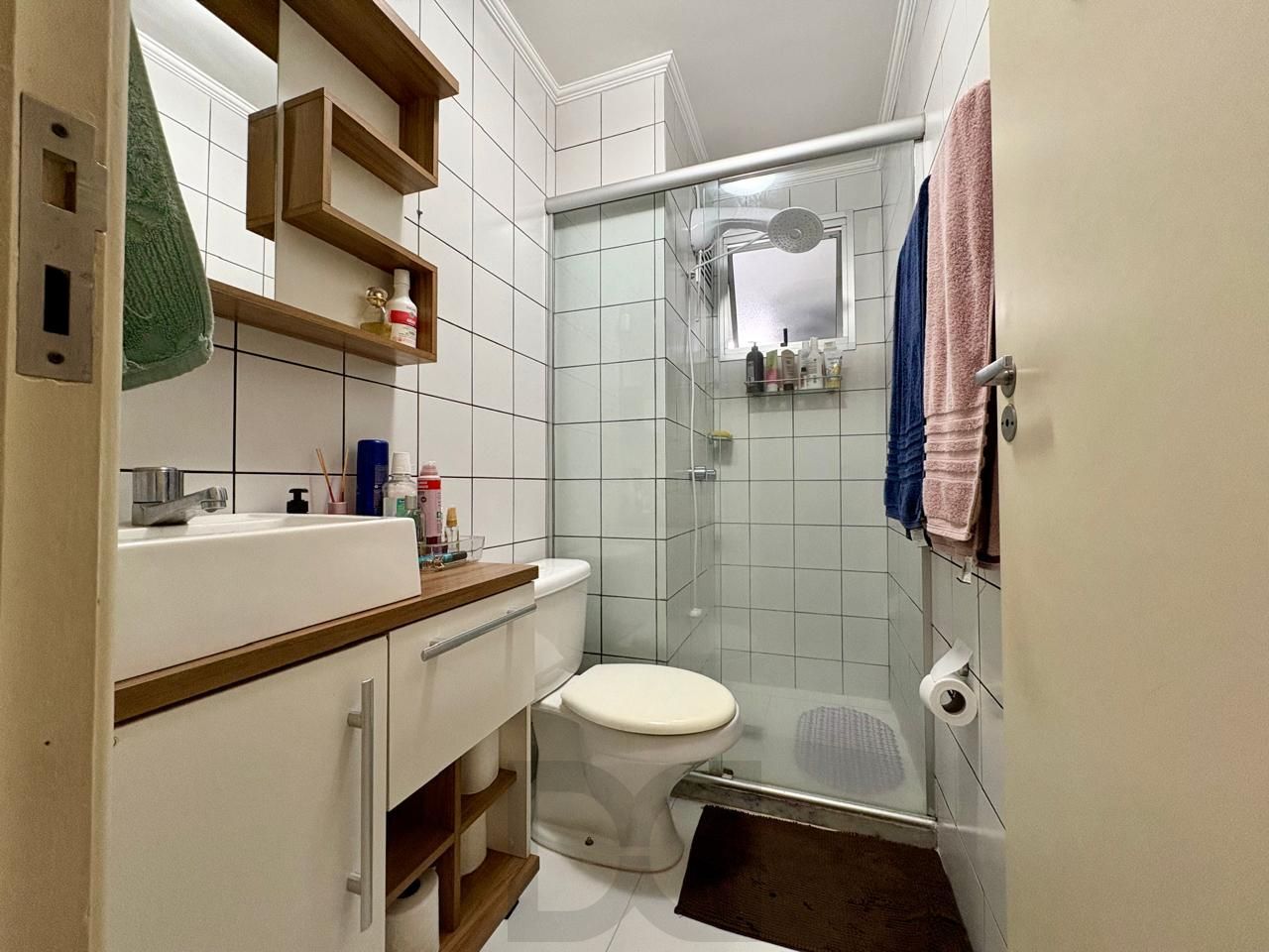 Apartamento 2 dormitórios com sacada e churrasqueira e vaga de garagem coberta — foto 13