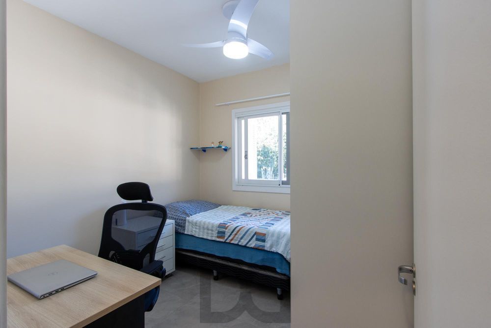 Casa em condomínio, com 3 quartos, com suíte, 2 vagas cobertas, churrasqueira, no Bairro Nonoai. — foto 17
