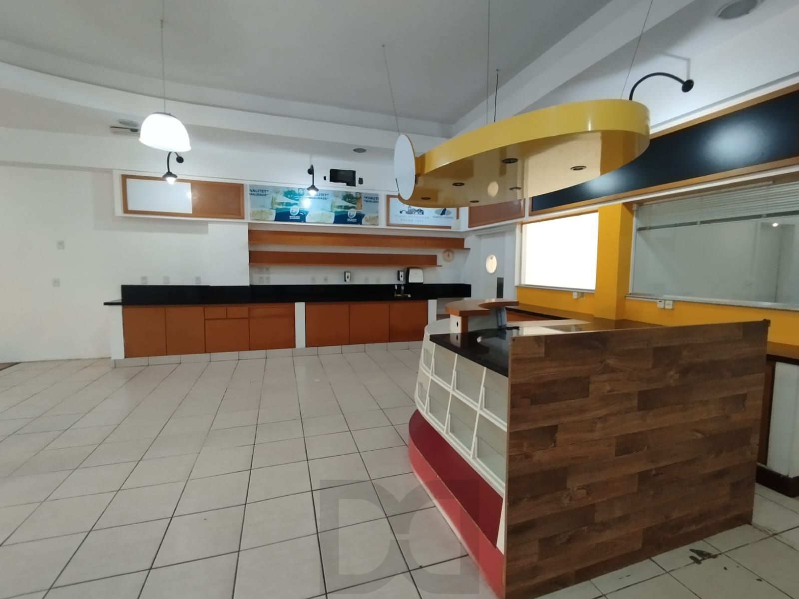 Loja na Tristeza com 360m², 17 vagas, 3 banheiros para locação. — foto 7