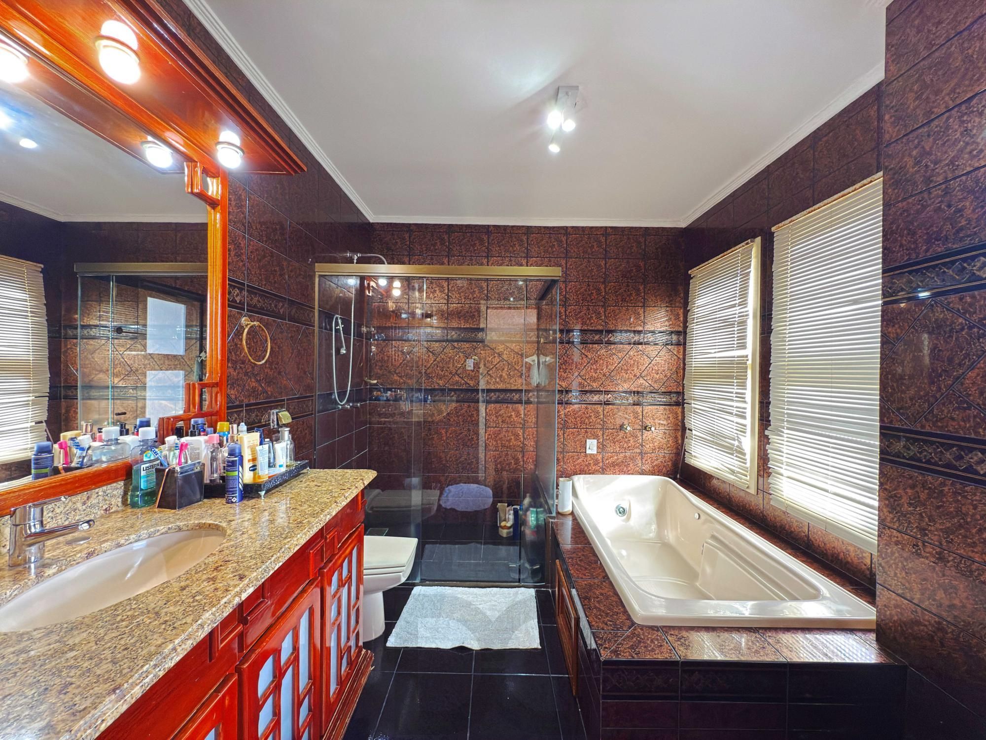 Linda residência estilo sobrado construída nos altos do bairro Ipanema — foto 21