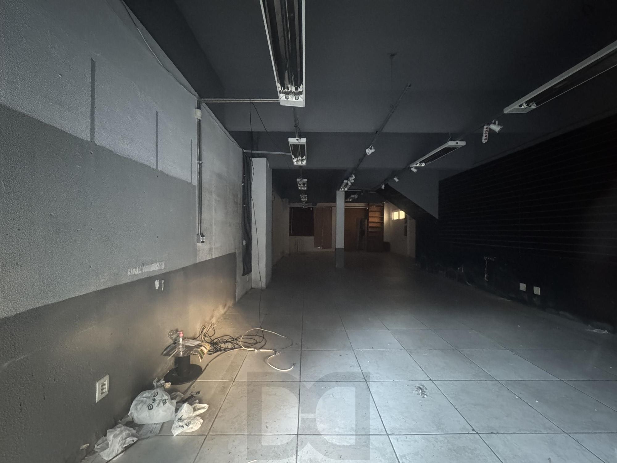 Loja comercial à venda, localizada no coração da Cidade Baixa, em Porto Alegre, RS 11x33 — foto 4