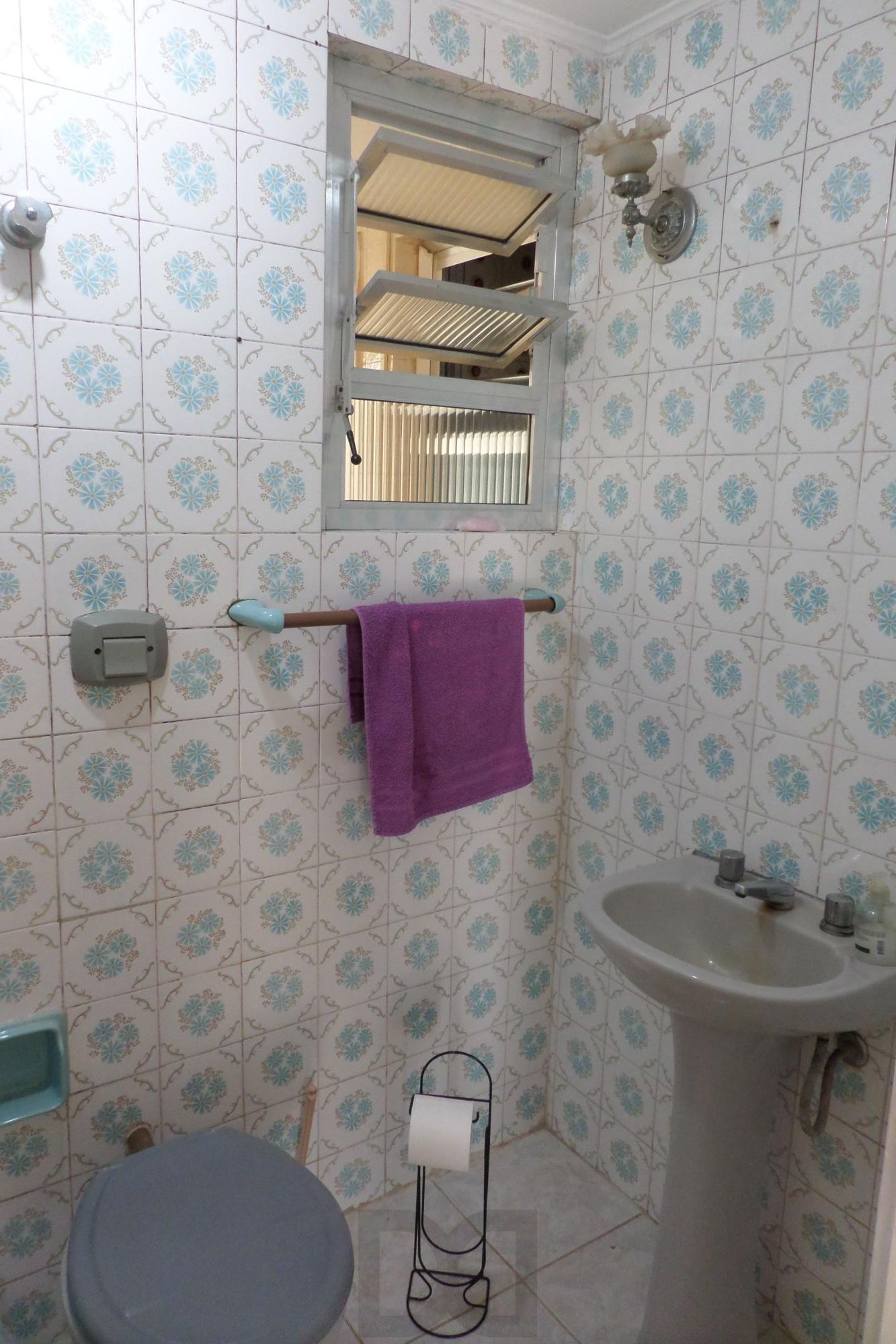 Apartamento no Centro de 2 dormitórios dependência DESOCUPADO — foto 13