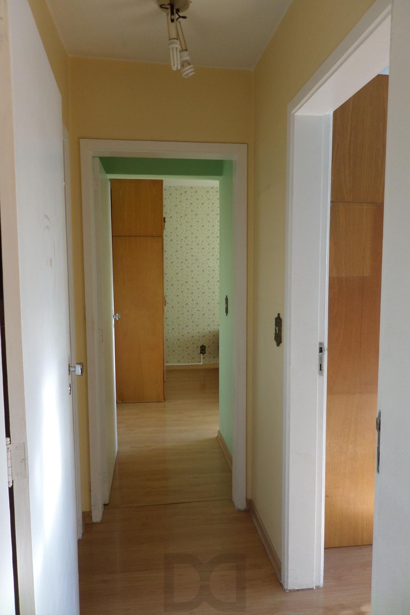 Apartamento no Centro de 2 dormitórios dependência DESOCUPADO — foto 16