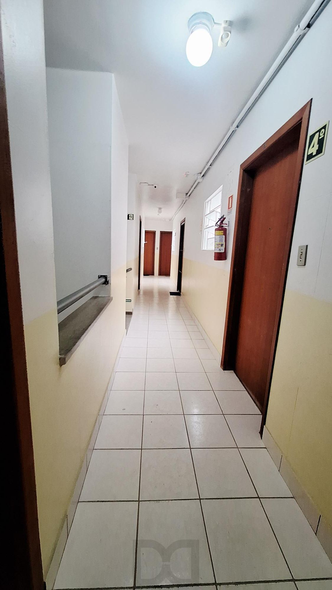 Kitnet de 1 peça com cozinha separada e excelente localização — foto 13