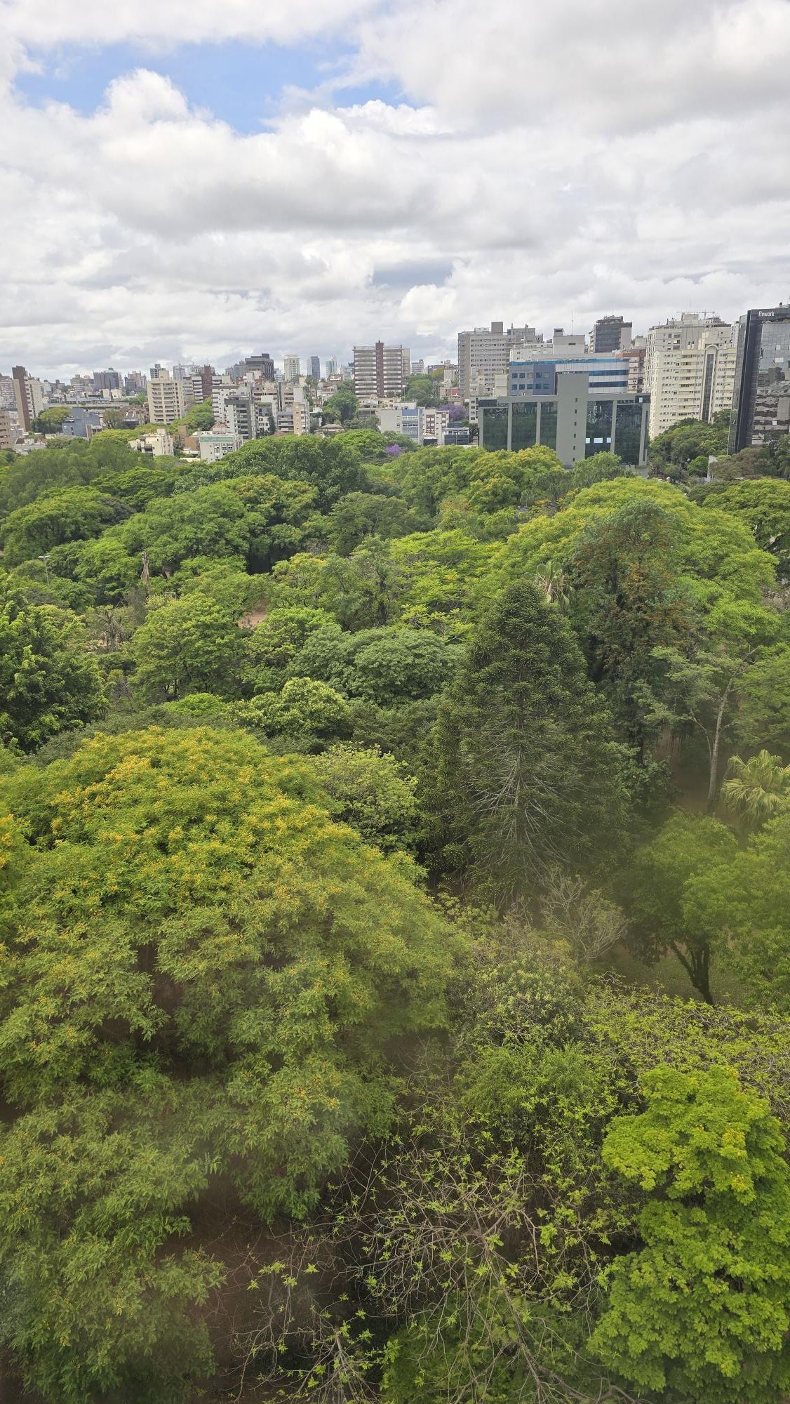 Em frente ao Parcão