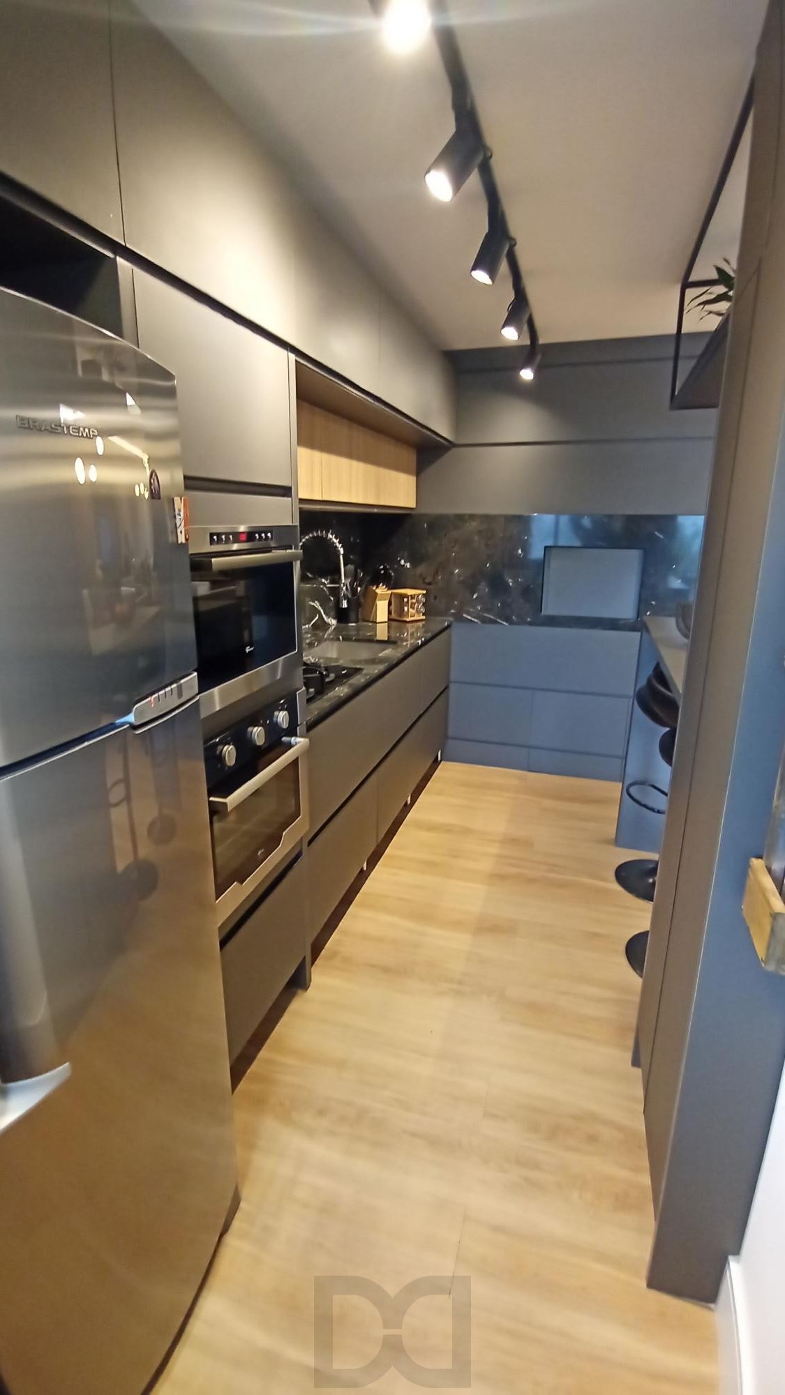 Apartamento com 3 dormitórios e 2 vagas, no bairro Ipanema — foto 8