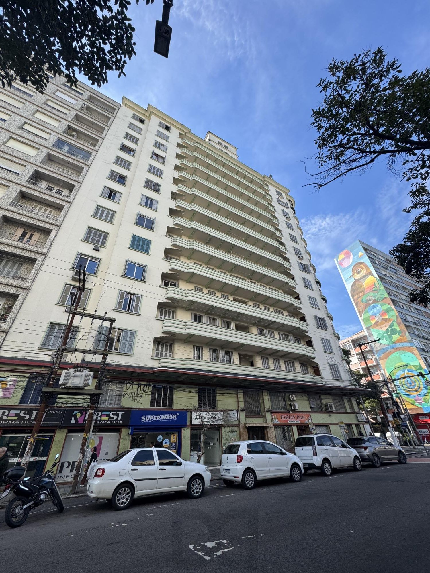 Apartamento de 2 Dormitórios com Elevador na Cidade Baixa — foto 14