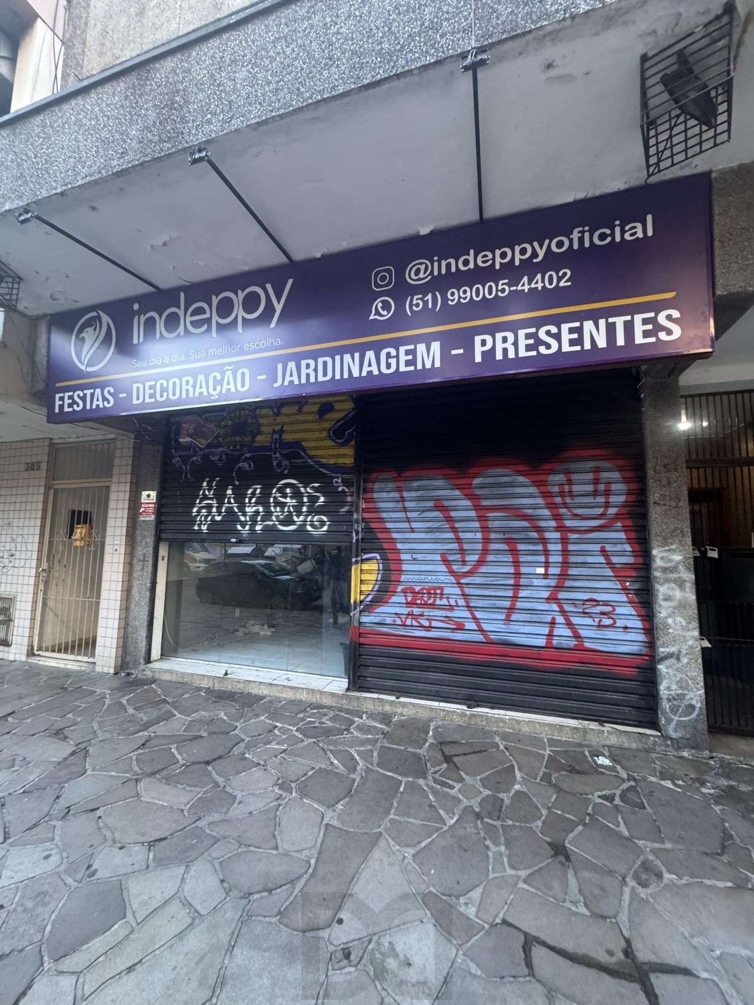 Loja comercial à venda, localizada no coração da Cidade Baixa, em Porto Alegre, RS 11x33 — foto 1