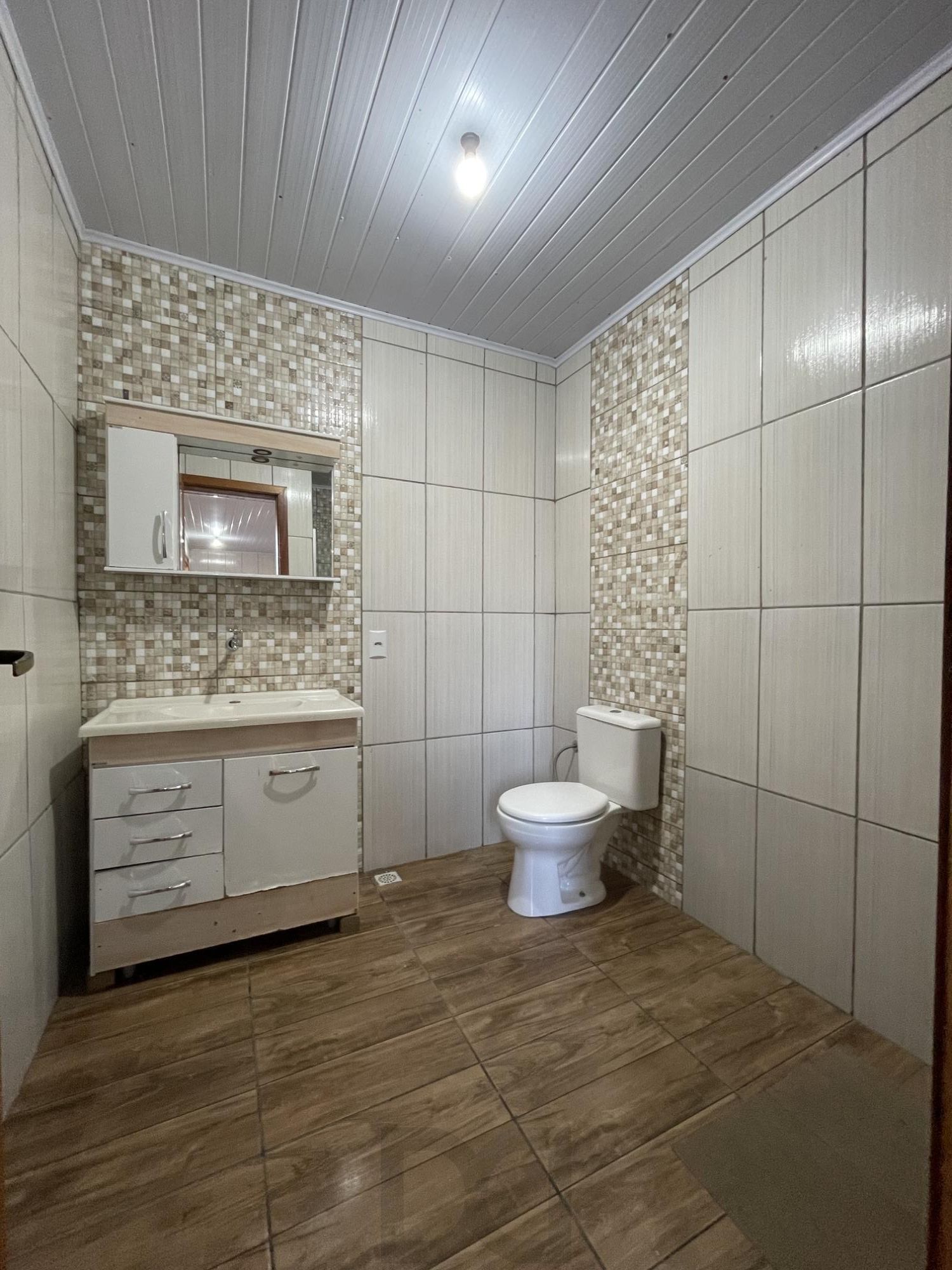 Excelente casa térrea com pátio e vaga para 2 carros! — foto 9