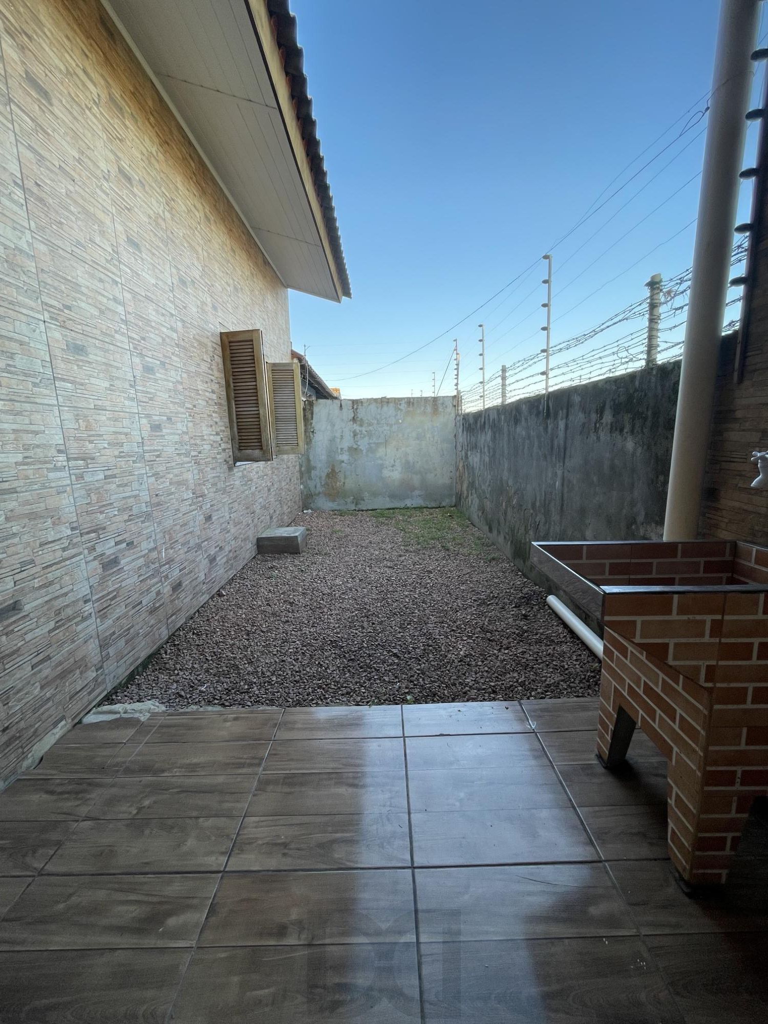 Excelente casa térrea com pátio e vaga para 2 carros! — foto 13