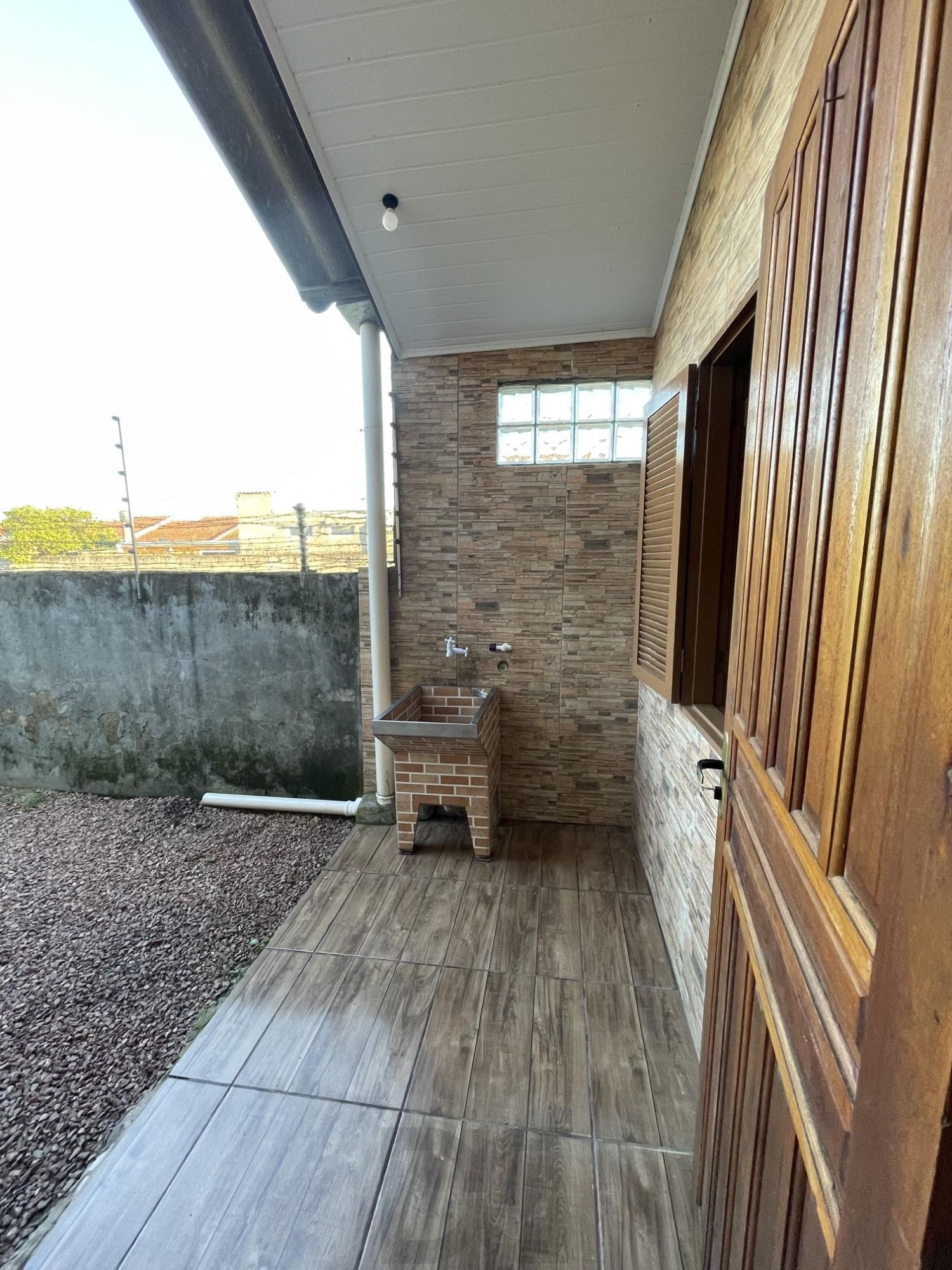 Excelente casa térrea com pátio e vaga para 2 carros! — foto 14