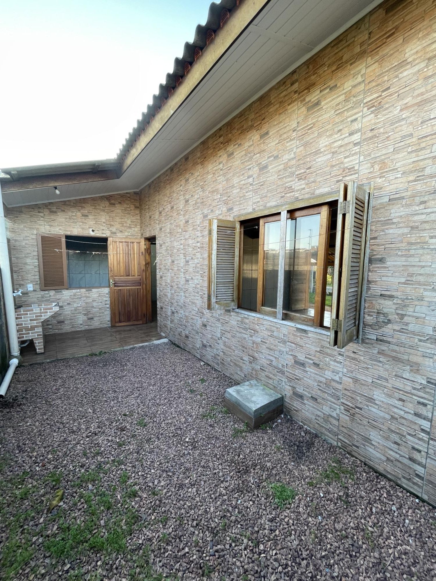 Excelente casa térrea com pátio e vaga para 2 carros! — foto 15
