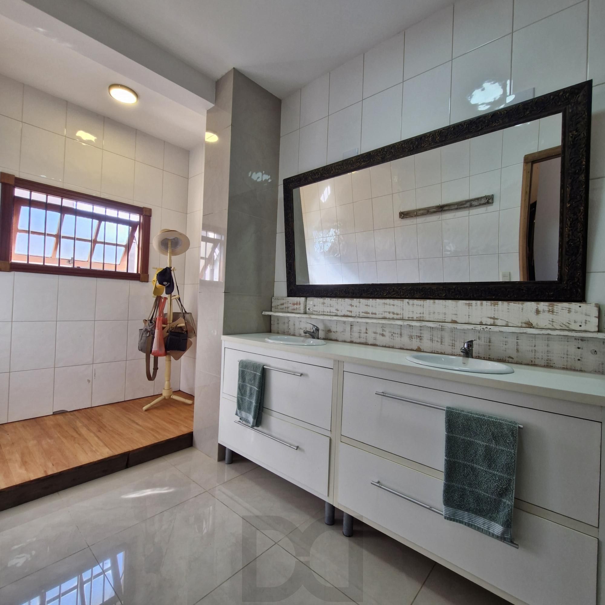 Excelente Sobrado no Jardim Itú Sabará com quatro Dormitórios sendo três Suites. — foto 22