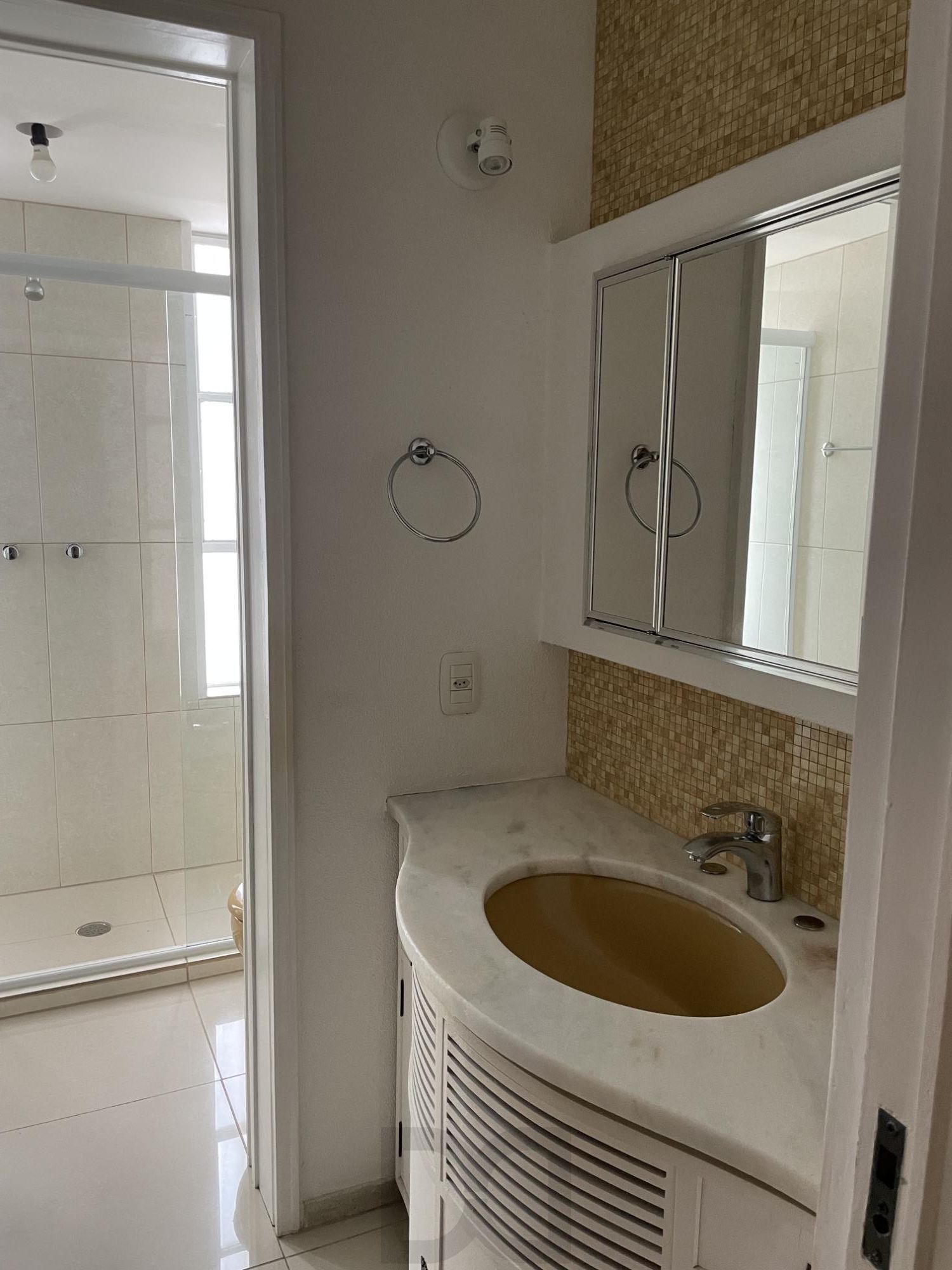 Apartamento no bairro Menino Deus com 3 dormitórios com vaga e elevador — foto 23