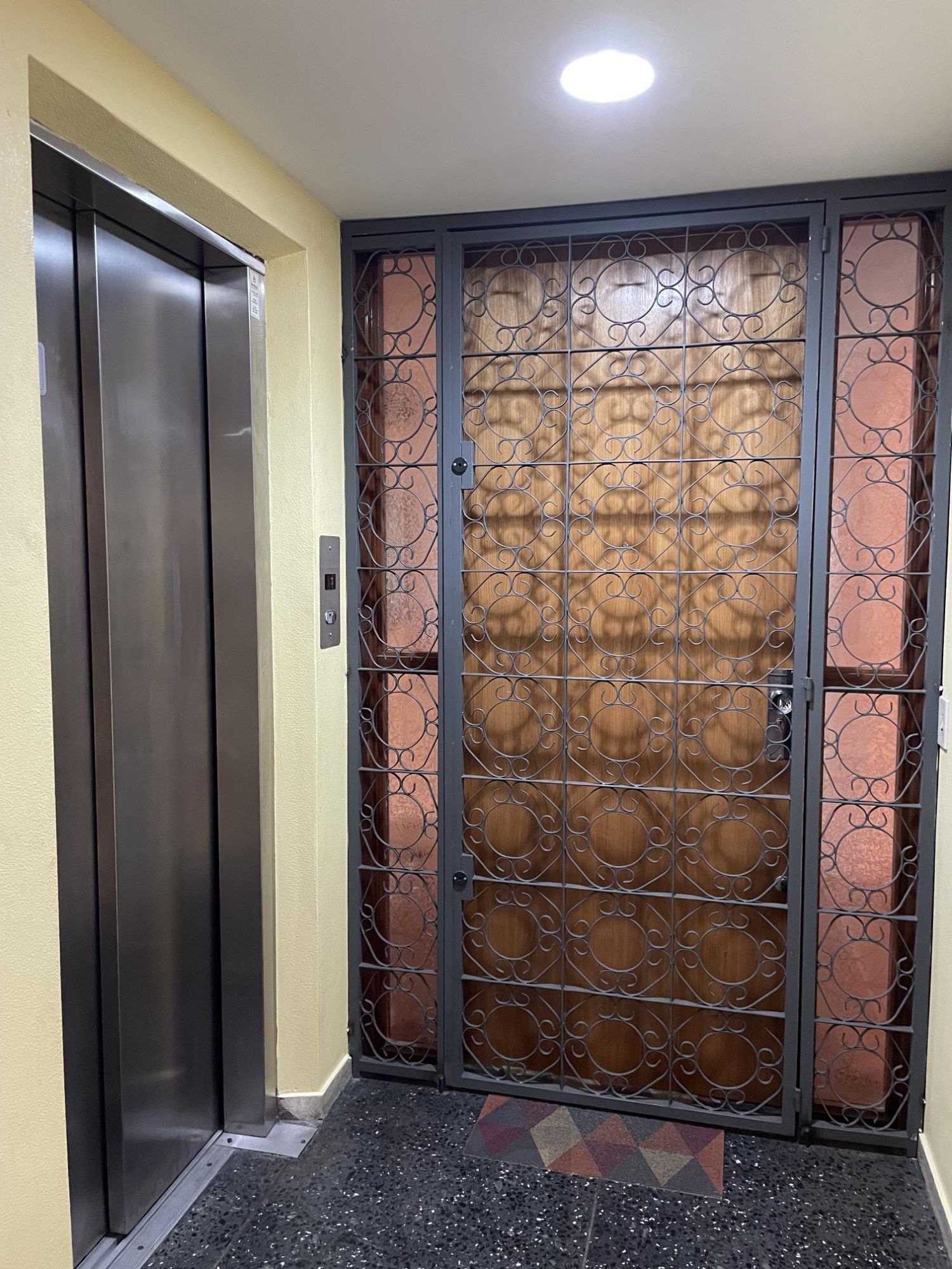 Apartamento no bairro Menino Deus com 3 dormitórios com vaga e elevador — foto 9
