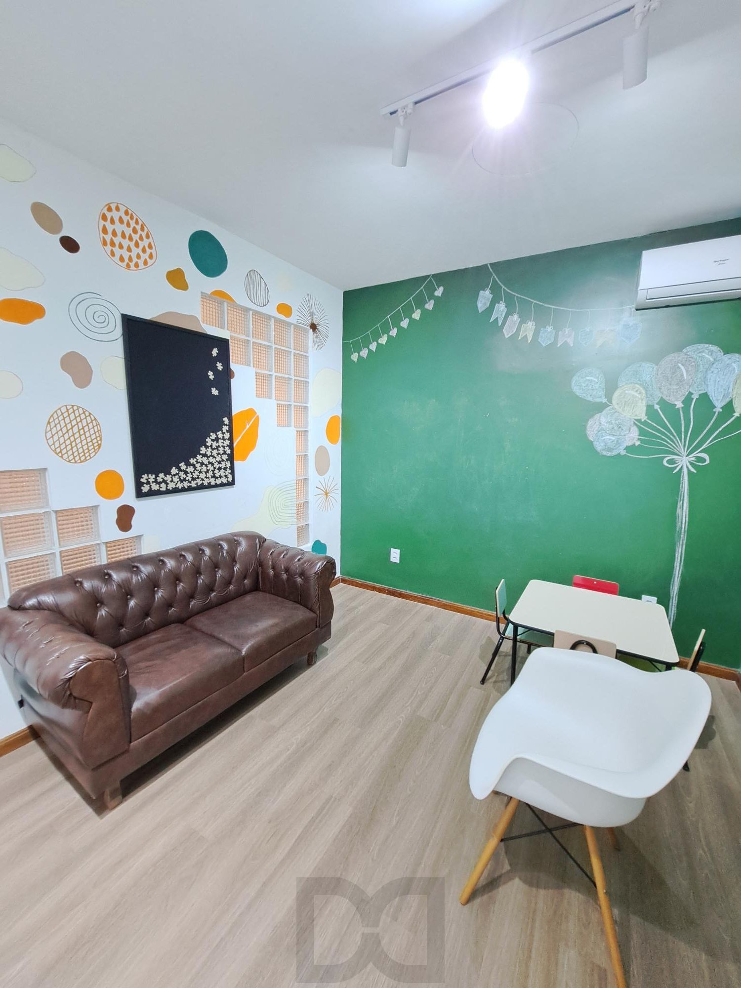 Sala/Loja montada para atendimento no Bom fim — foto 13