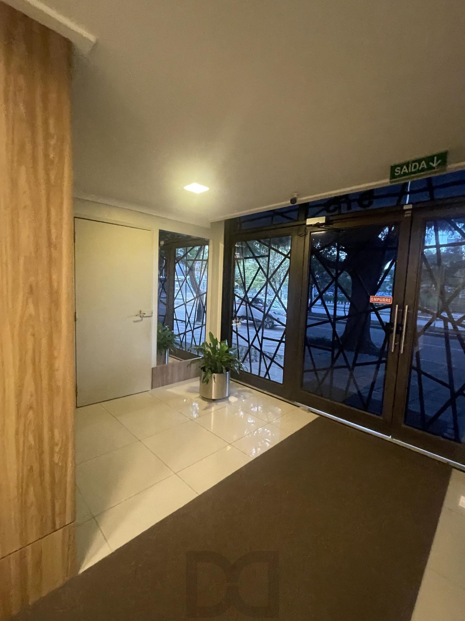 Ampla sala comercial com vaga de garagem escriturada — foto 7