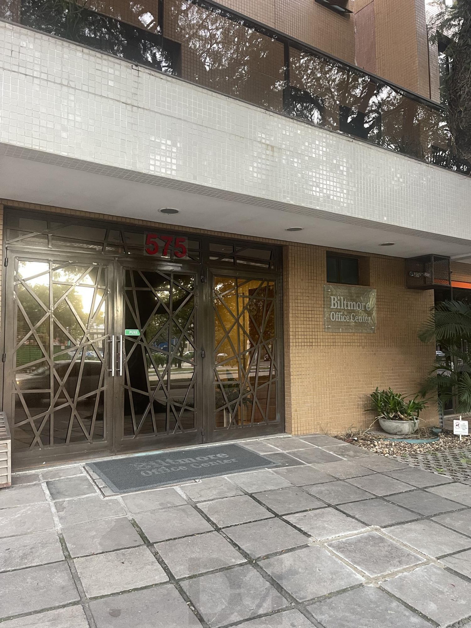 Ampla sala comercial com vaga de garagem escriturada — foto 1