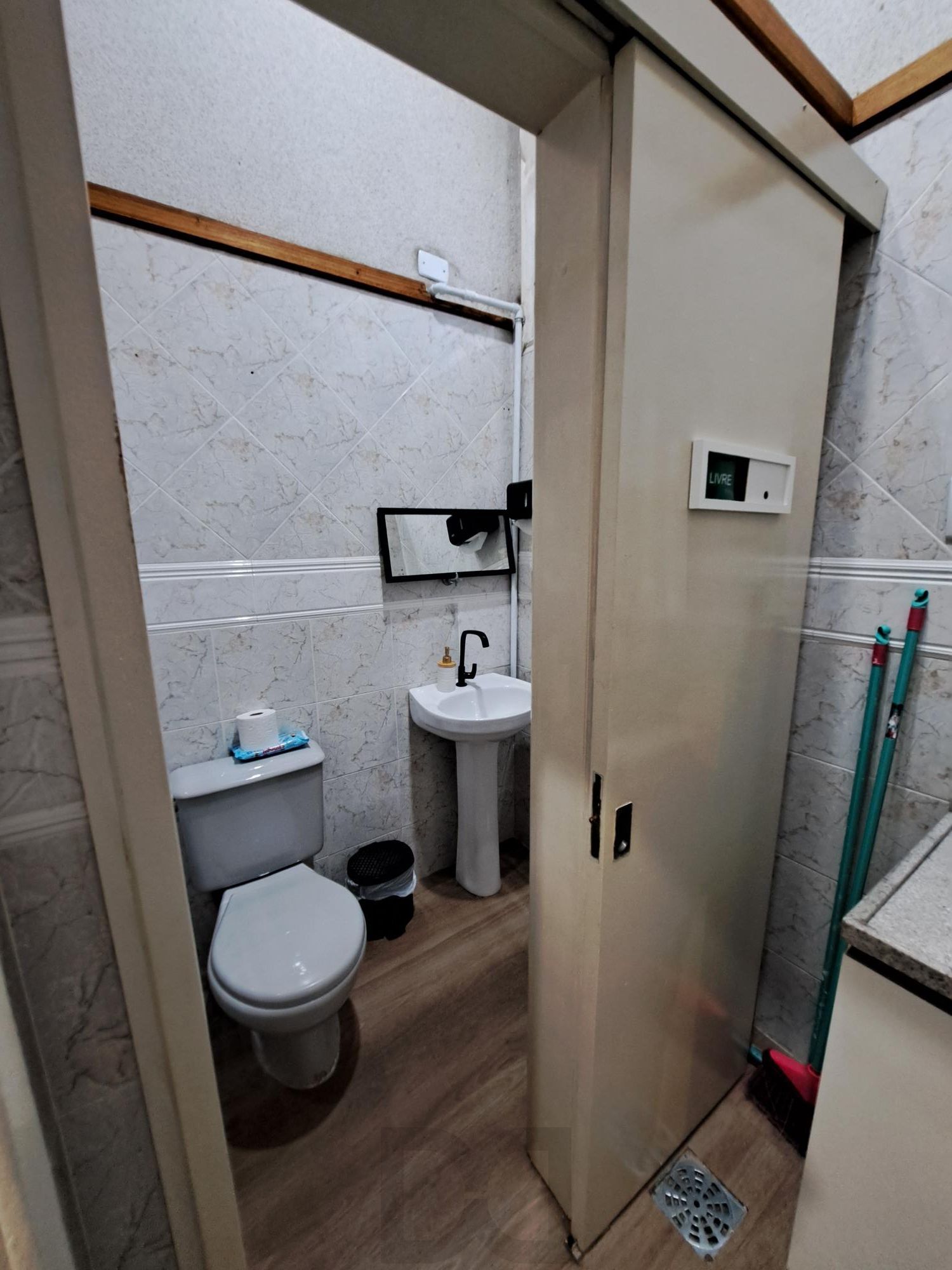 Sala/Loja montada para atendimento no Bom fim — foto 34
