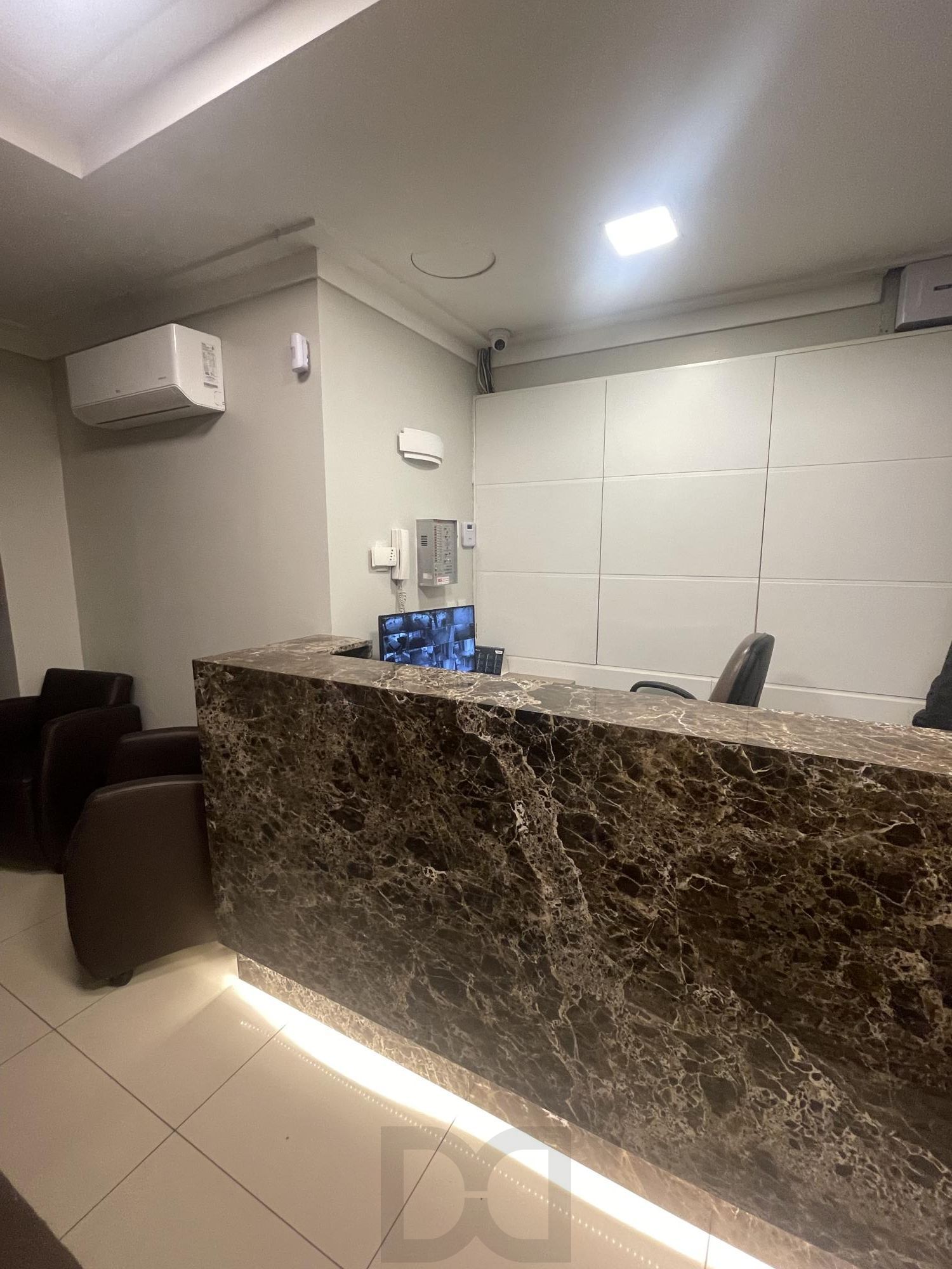 Ampla sala comercial com vaga de garagem escriturada — foto 8
