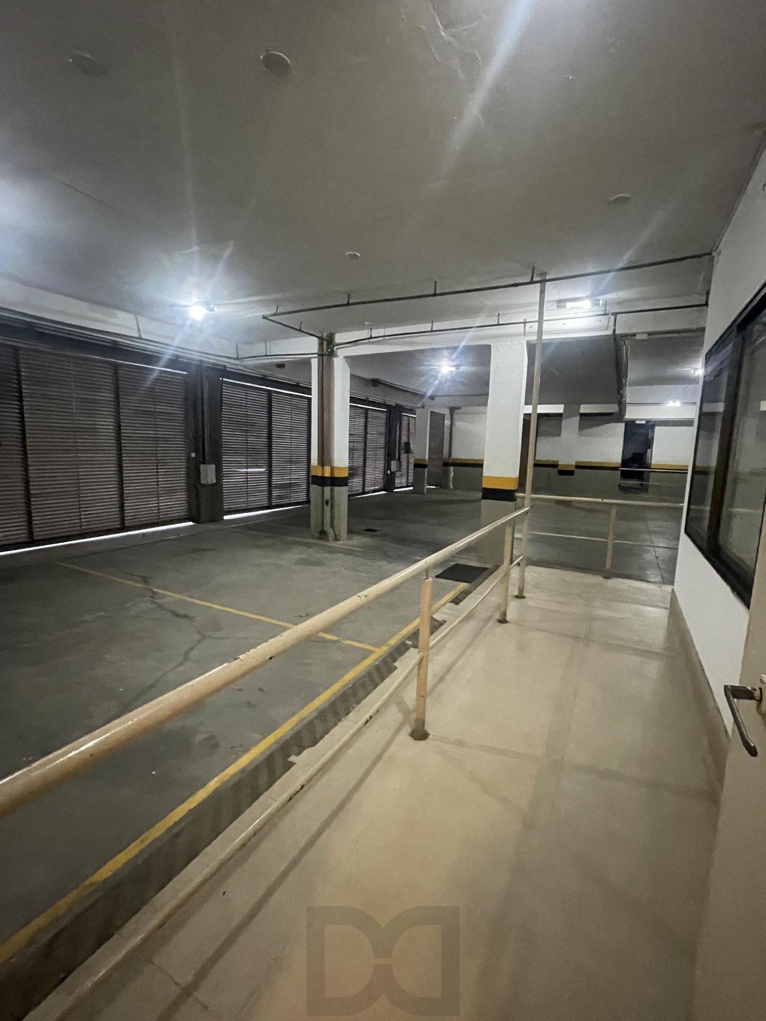 Ampla sala comercial com vaga de garagem escriturada — foto 4