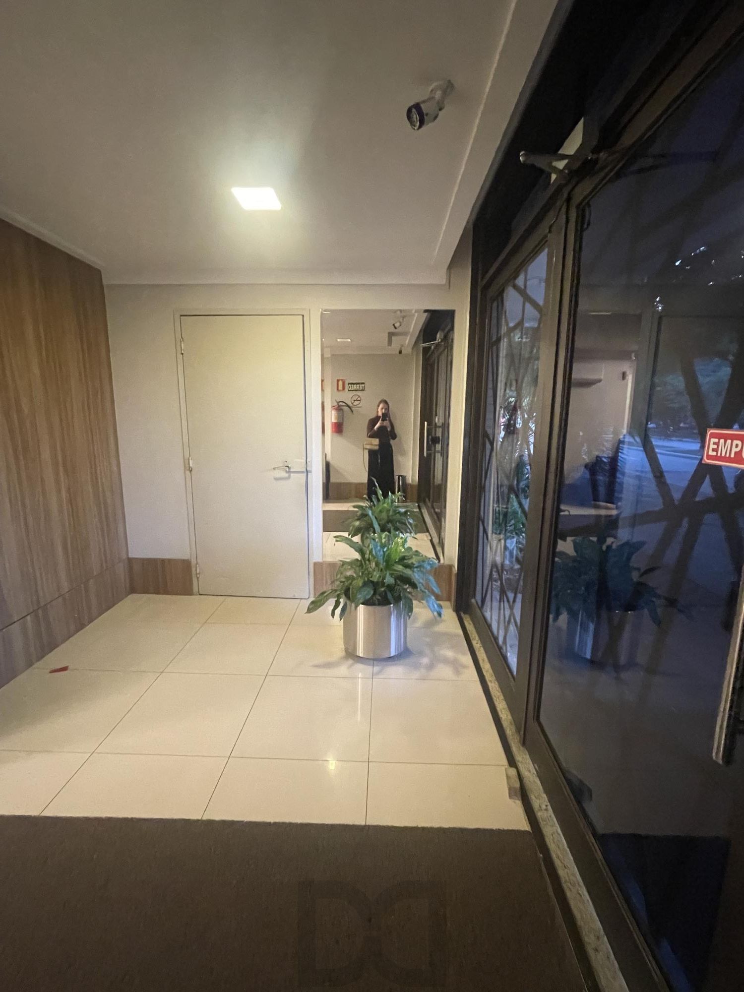 Ampla sala comercial com vaga de garagem escriturada — foto 6