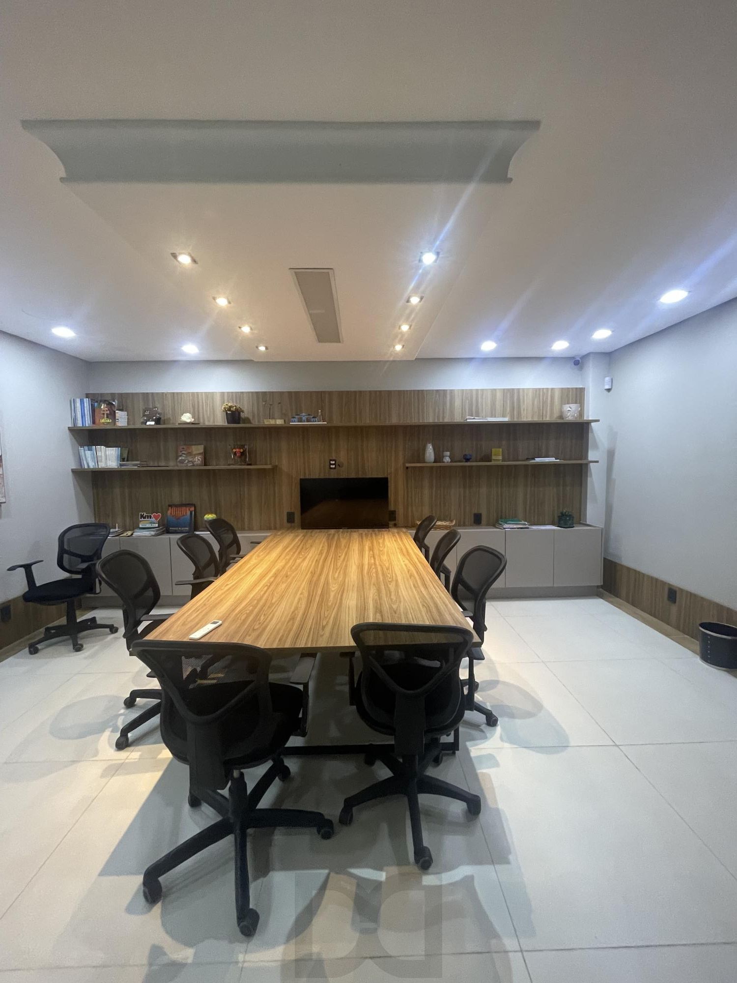 Ampla sala comercial com vaga de garagem escriturada — foto 16
