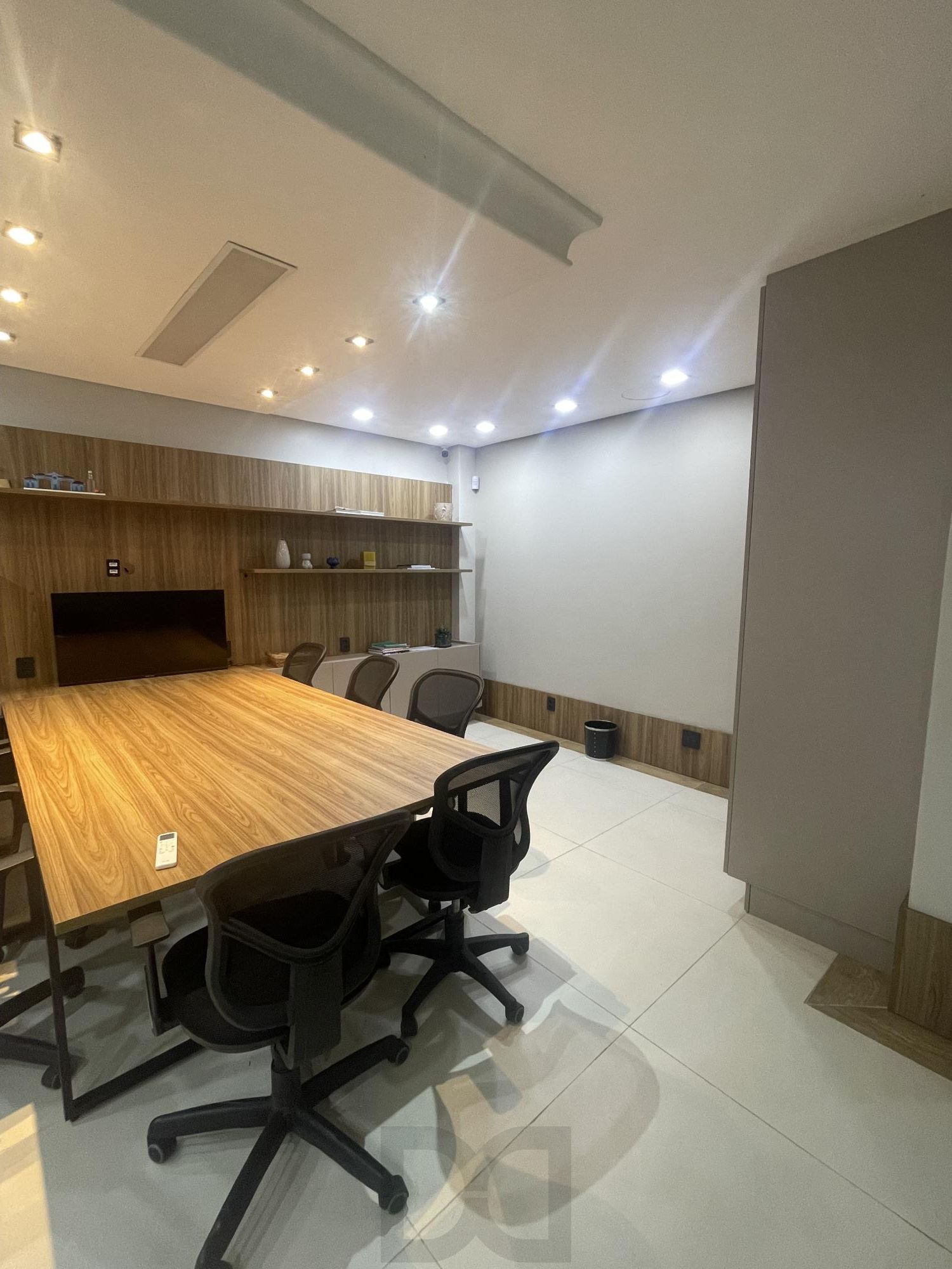 Ampla sala comercial com vaga de garagem escriturada — foto 14