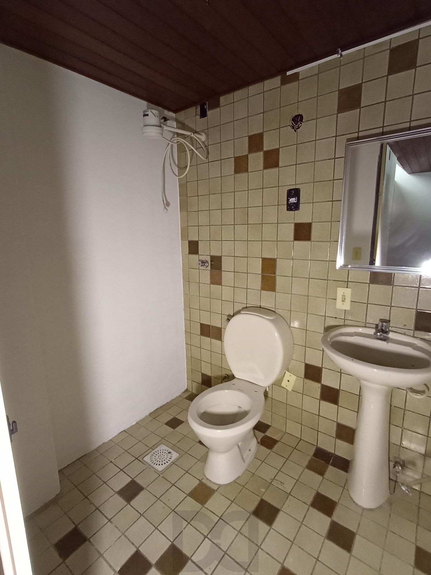 Sala na Venâncio Aires com mezanino e 2 banheiros — foto 20