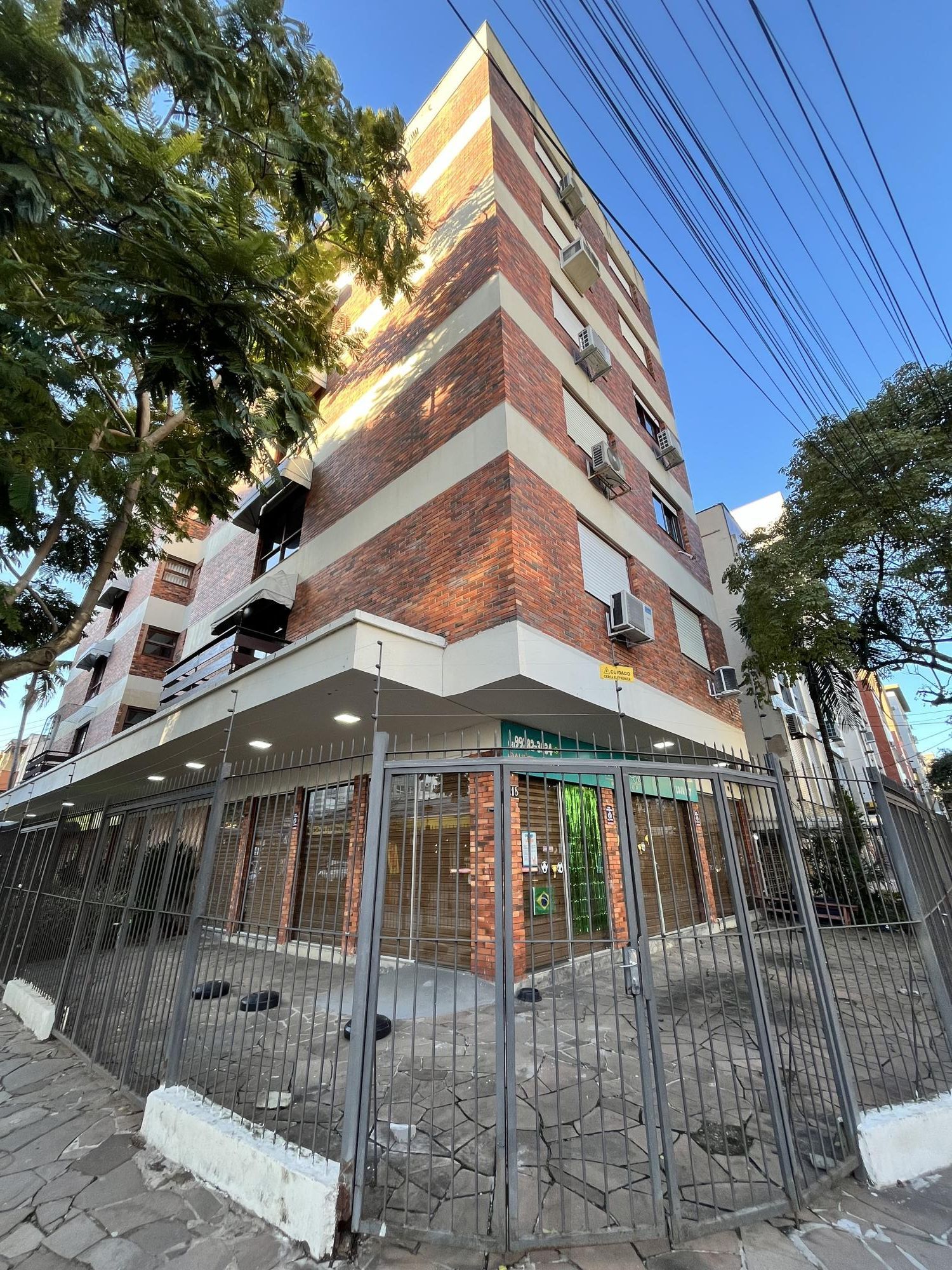 Apartamento de dois quartos e no bairro Menino Deus em POA — foto 3