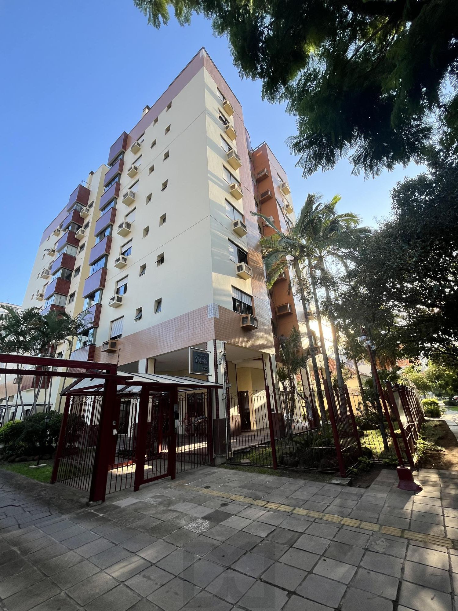 Cobertura de 3 quartos, suíte e 1 vaga de garagem no bairro Menino Deus — foto 1