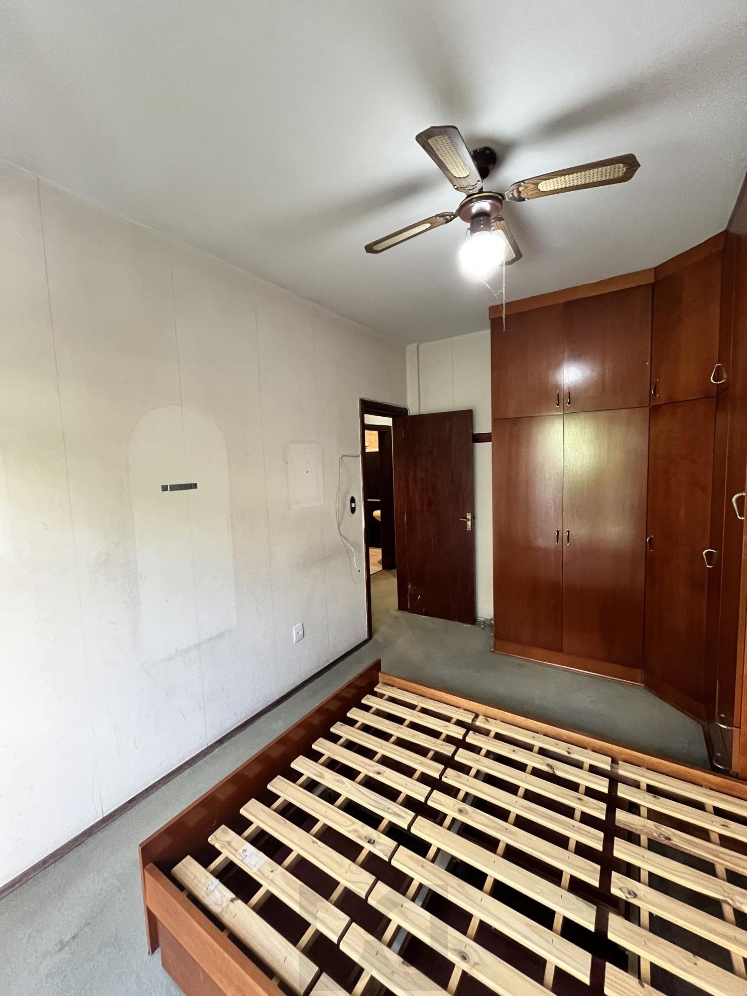 Apartamento de 2 quartos, lareira e dependência de empregada no bairro Floresta — foto 17