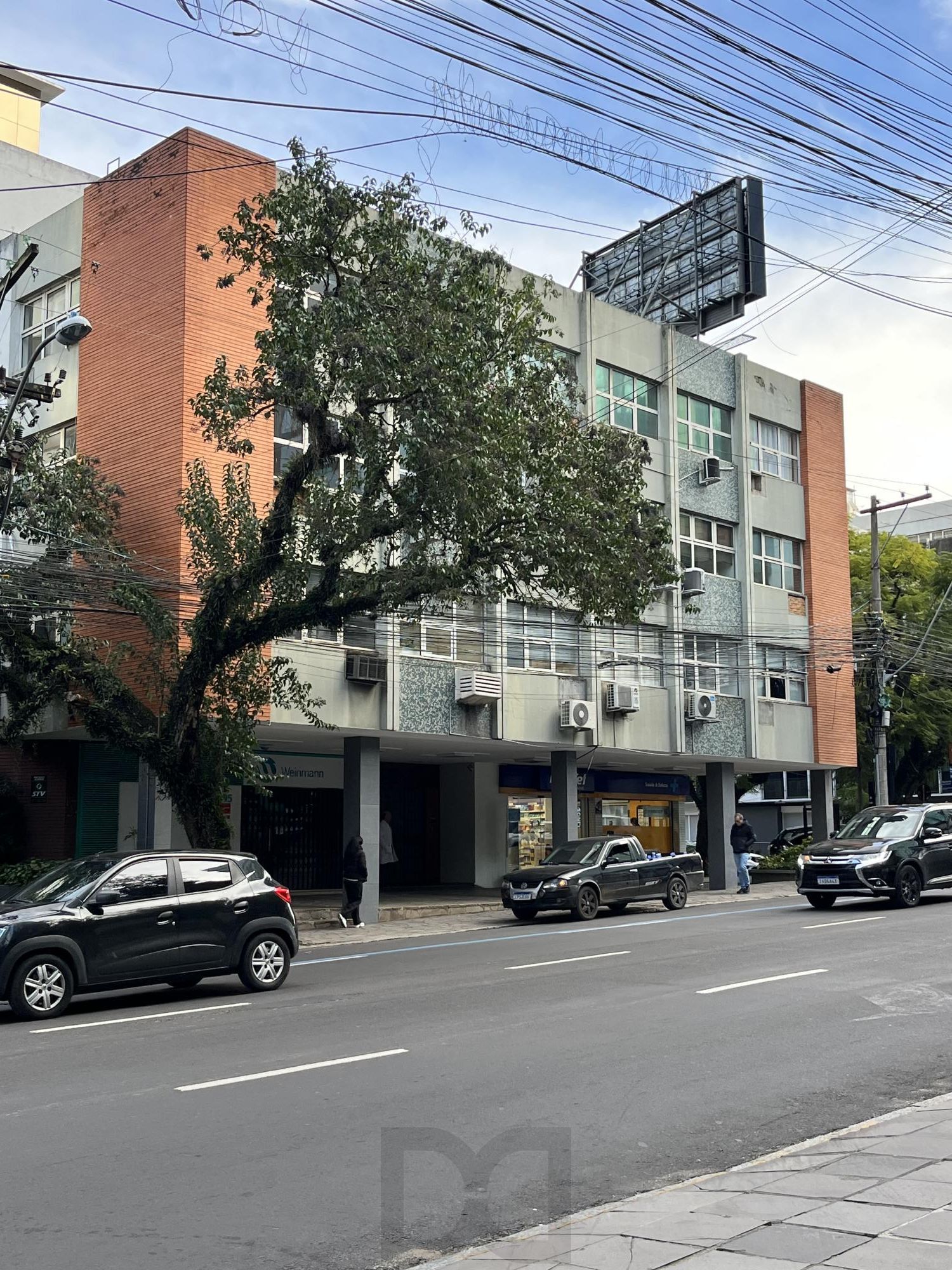 sala comercial grande prédio com elevador no bairro Rio Branco em Porto Alegre — foto 2