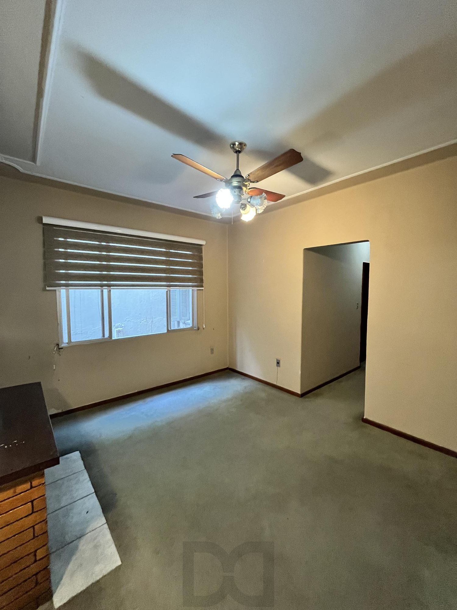 Apartamento de 2 quartos, lareira e dependência de empregada no bairro Floresta — foto 4