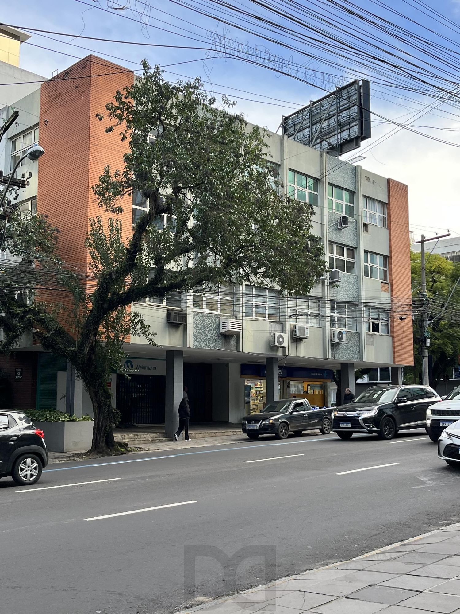 sala comercial grande prédio com elevador no bairro Rio Branco em Porto Alegre — foto 1