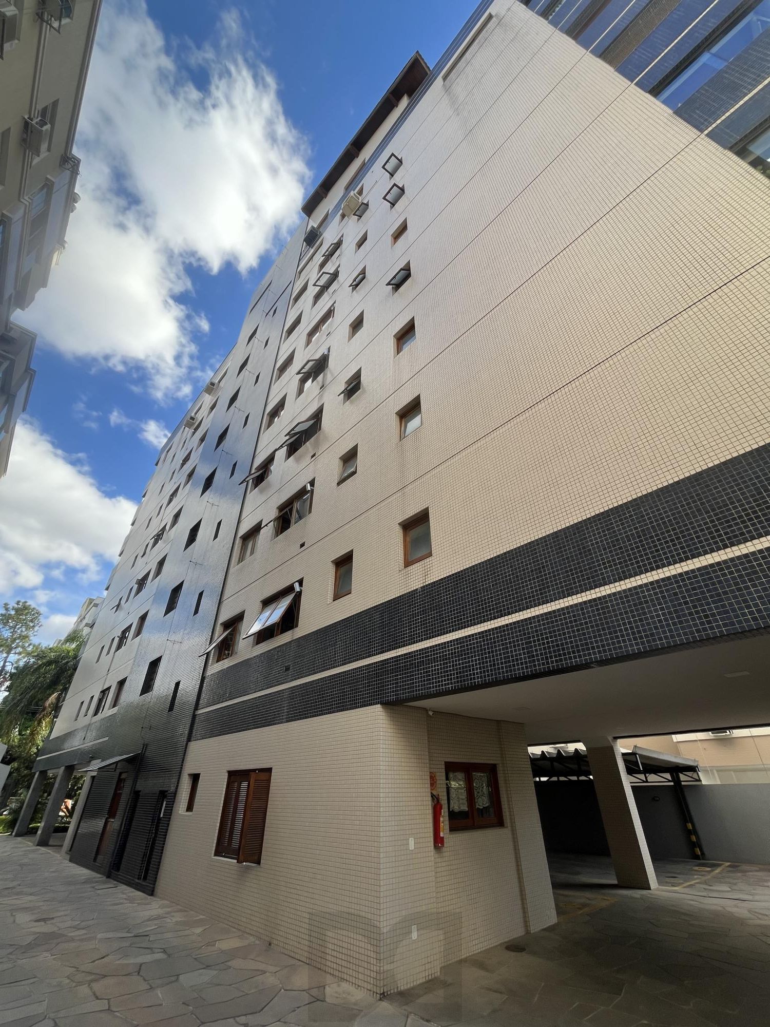 Apartamento de 3 quartos, suíte e 2 vagas de garagem no bairro Santana em POA — foto 6