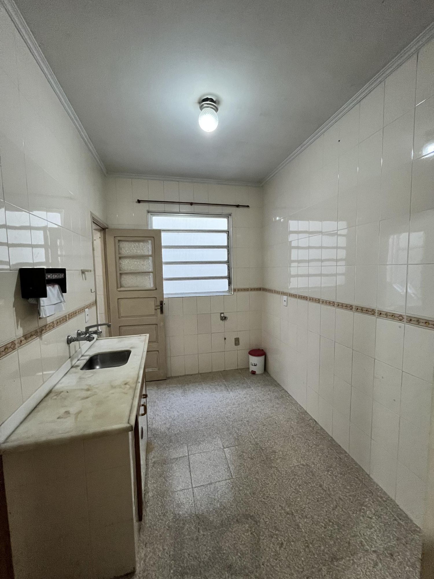 Apartamento de 2 quartos, lareira e dependência de empregada no bairro Floresta — foto 5