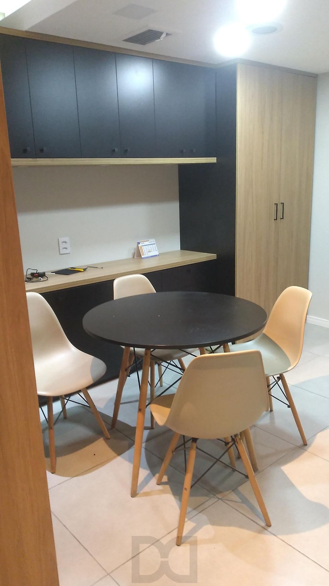 Sala Comercial semi-mobiiada Avenida Getúlio Vargas — foto 1